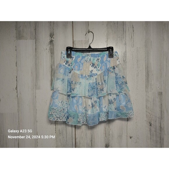 MADDEN NYC Floral Smocked Double Ruffle Skort Small - Picture 1 of 7
